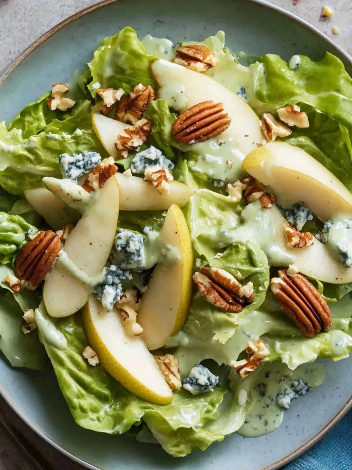 Delicious Romaine Salad with Pears, Blue Cheese and Pecans 2 Romaine Salad with Pears, Blue Cheese and Pecans