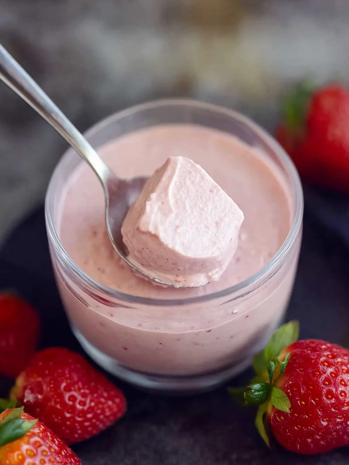 Delicious Strawberry Mousse: A Light & Creamy Treat You'll Love 4 Strawberry Mousse
