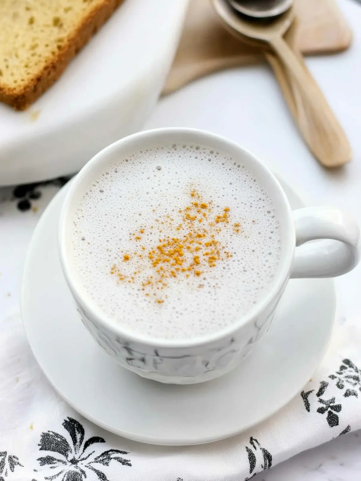 Cozy Up with a Delicious Honey Chamomile Tea Latte 2 Honey Chamomile Tea Latte